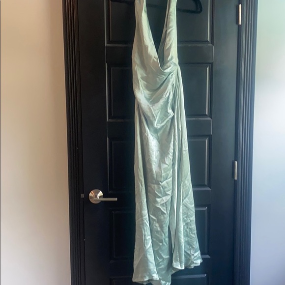 ASOS gown - Picture 4 of 7